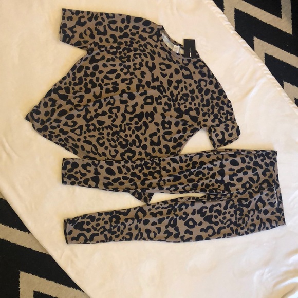 Fashion Nova Pants - 2pc Leopard print set